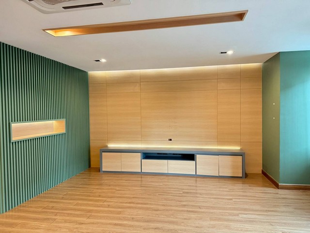 ประกาศฟรี! ซื้อ-ขาย-เช่า คอนโด บ้าน ทาวน์โฮม ที่ดิน และพื้นที่เชิงพาณิชย์ทั่วประเทศไทย ทุกทำเล ทุกงบประมาณ ไม่มีค่าใช้จ่าย ลงง่าย ขายไว เข้าถึงผู้ซื้อโดยตรง 5 316727pic4.jpg