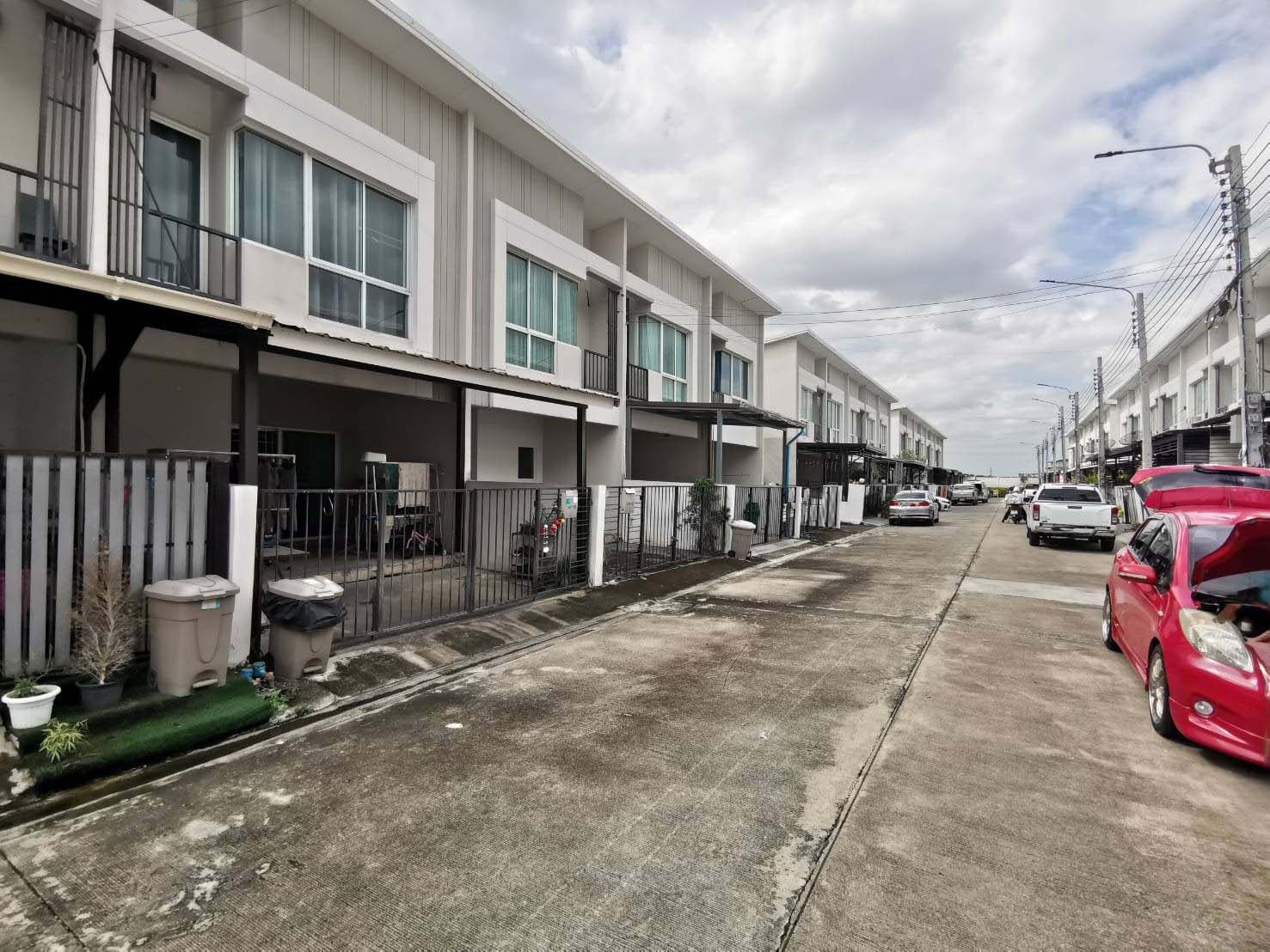 ประกาศฟรี! ซื้อ-ขาย-เช่า คอนโด บ้าน ทาวน์โฮม ที่ดิน และพื้นที่เชิงพาณิชย์ทั่วประเทศไทย ทุกทำเล ทุกงบประมาณ ไม่มีค่าใช้จ่าย ลงง่าย ขายไว เข้าถึงผู้ซื้อโดยตรง 4 256606pic3.jpg