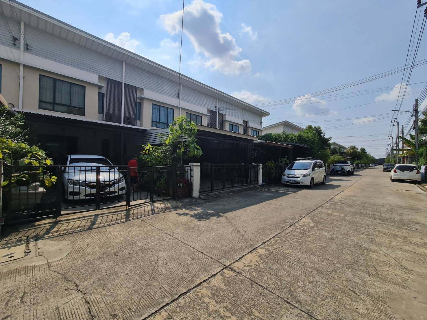 ประกาศฟรี! ซื้อ-ขาย-เช่า คอนโด บ้าน ทาวน์โฮม ที่ดิน และพื้นที่เชิงพาณิชย์ทั่วประเทศไทย ทุกทำเล ทุกงบประมาณ ไม่มีค่าใช้จ่าย ลงง่าย ขายไว เข้าถึงผู้ซื้อโดยตรง 3 255587pic2.jpg