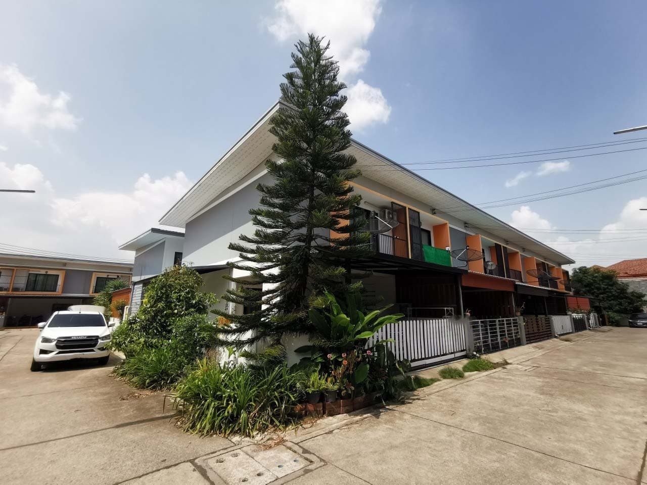 ประกาศฟรี! ซื้อ-ขาย-เช่า คอนโด บ้าน ทาวน์โฮม ที่ดิน และพื้นที่เชิงพาณิชย์ทั่วประเทศไทย ทุกทำเล ทุกงบประมาณ ไม่มีค่าใช้จ่าย ลงง่าย ขายไว เข้าถึงผู้ซื้อโดยตรง 3 256583pic2.jpg