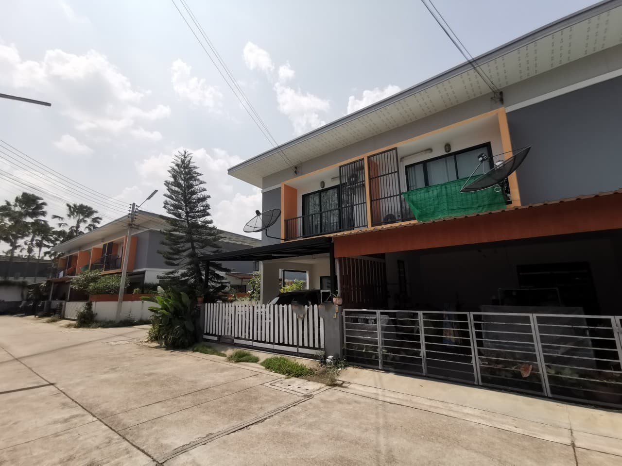 ประกาศฟรี! ซื้อ-ขาย-เช่า คอนโด บ้าน ทาวน์โฮม ที่ดิน และพื้นที่เชิงพาณิชย์ทั่วประเทศไทย ทุกทำเล ทุกงบประมาณ ไม่มีค่าใช้จ่าย ลงง่าย ขายไว เข้าถึงผู้ซื้อโดยตรง 4 256583pic3.jpg