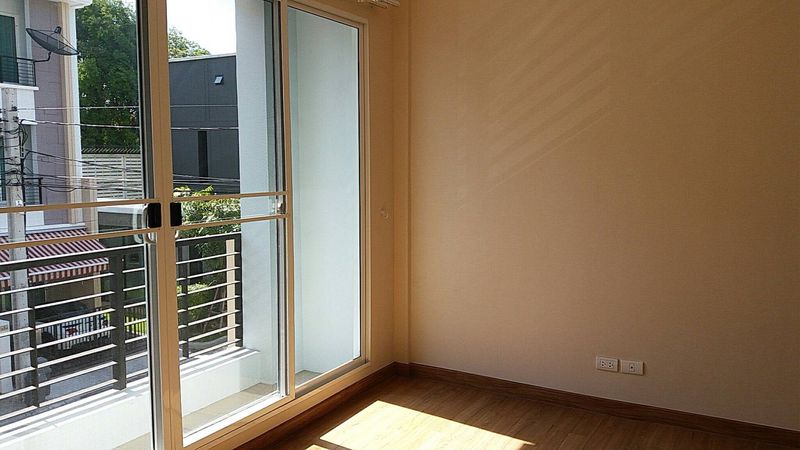 ประกาศฟรี! ซื้อ-ขาย-เช่า คอนโด บ้าน ทาวน์โฮม ที่ดิน และพื้นที่เชิงพาณิชย์ทั่วประเทศไทย ทุกทำเล ทุกงบประมาณ ไม่มีค่าใช้จ่าย ลงง่าย ขายไว เข้าถึงผู้ซื้อโดยตรง 3 316754pic2.jpg