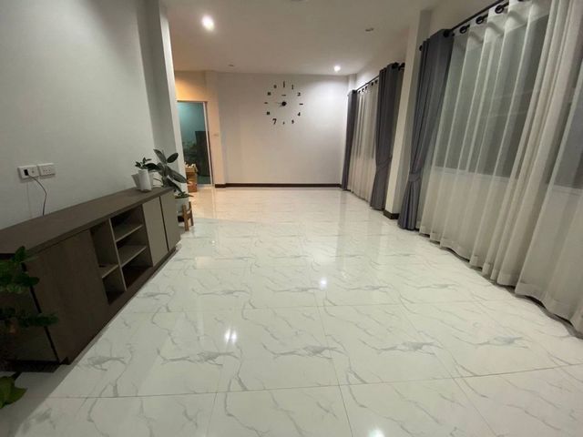 ประกาศฟรี! ซื้อ-ขาย-เช่า คอนโด บ้าน ทาวน์โฮม ที่ดิน และพื้นที่เชิงพาณิชย์ทั่วประเทศไทย ทุกทำเล ทุกงบประมาณ ไม่มีค่าใช้จ่าย ลงง่าย ขายไว เข้าถึงผู้ซื้อโดยตรง 3 256710pic2.jpg