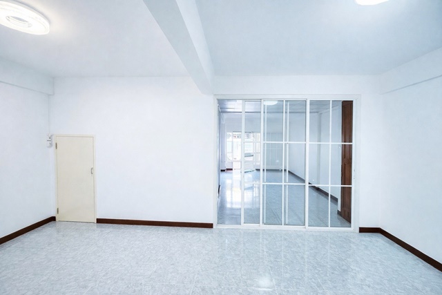 ประกาศฟรี! ซื้อ-ขาย-เช่า คอนโด บ้าน ทาวน์โฮม ที่ดิน และพื้นที่เชิงพาณิชย์ทั่วประเทศไทย ทุกทำเล ทุกงบประมาณ ไม่มีค่าใช้จ่าย ลงง่าย ขายไว เข้าถึงผู้ซื้อโดยตรง 4 256811pic3.jpg