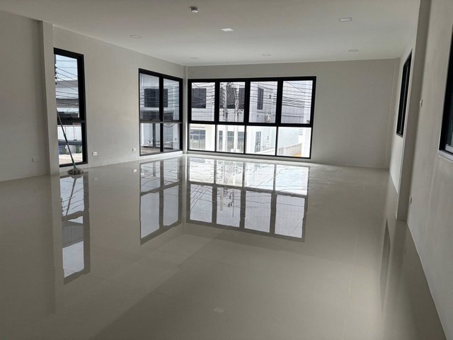 ประกาศฟรี! ซื้อ-ขาย-เช่า คอนโด บ้าน ทาวน์โฮม ที่ดิน และพื้นที่เชิงพาณิชย์ทั่วประเทศไทย ทุกทำเล ทุกงบประมาณ ไม่มีค่าใช้จ่าย ลงง่าย ขายไว เข้าถึงผู้ซื้อโดยตรง 4 256906pic3.jpg