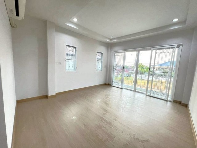 ประกาศฟรี! ซื้อ-ขาย-เช่า คอนโด บ้าน ทาวน์โฮม ที่ดิน และพื้นที่เชิงพาณิชย์ทั่วประเทศไทย ทุกทำเล ทุกงบประมาณ ไม่มีค่าใช้จ่าย ลงง่าย ขายไว เข้าถึงผู้ซื้อโดยตรง 5 256892pic4.jpg