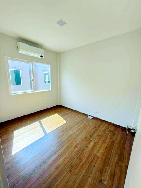 ประกาศฟรี! ซื้อ-ขาย-เช่า คอนโด บ้าน ทาวน์โฮม ที่ดิน และพื้นที่เชิงพาณิชย์ทั่วประเทศไทย ทุกทำเล ทุกงบประมาณ ไม่มีค่าใช้จ่าย ลงง่าย ขายไว เข้าถึงผู้ซื้อโดยตรง 4 316797pic3.jpg