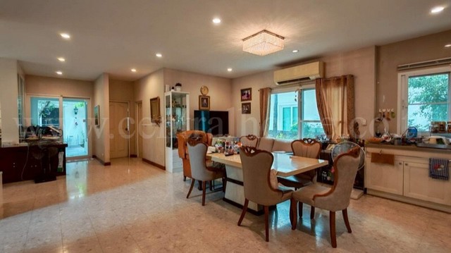 ประกาศฟรี! ซื้อ-ขาย-เช่า คอนโด บ้าน ทาวน์โฮม ที่ดิน และพื้นที่เชิงพาณิชย์ทั่วประเทศไทย ทุกทำเล ทุกงบประมาณ ไม่มีค่าใช้จ่าย ลงง่าย ขายไว เข้าถึงผู้ซื้อโดยตรง 5 294298pic4.jpg