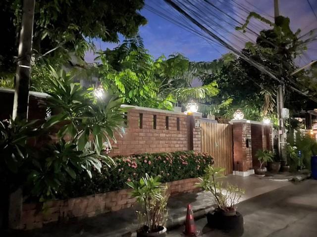 ประกาศฟรี! ซื้อ-ขาย-เช่า คอนโด บ้าน ทาวน์โฮม ที่ดิน และพื้นที่เชิงพาณิชย์ทั่วประเทศไทย ทุกทำเล ทุกงบประมาณ ไม่มีค่าใช้จ่าย ลงง่าย ขายไว เข้าถึงผู้ซื้อโดยตรง 3 517239pic2.jpg