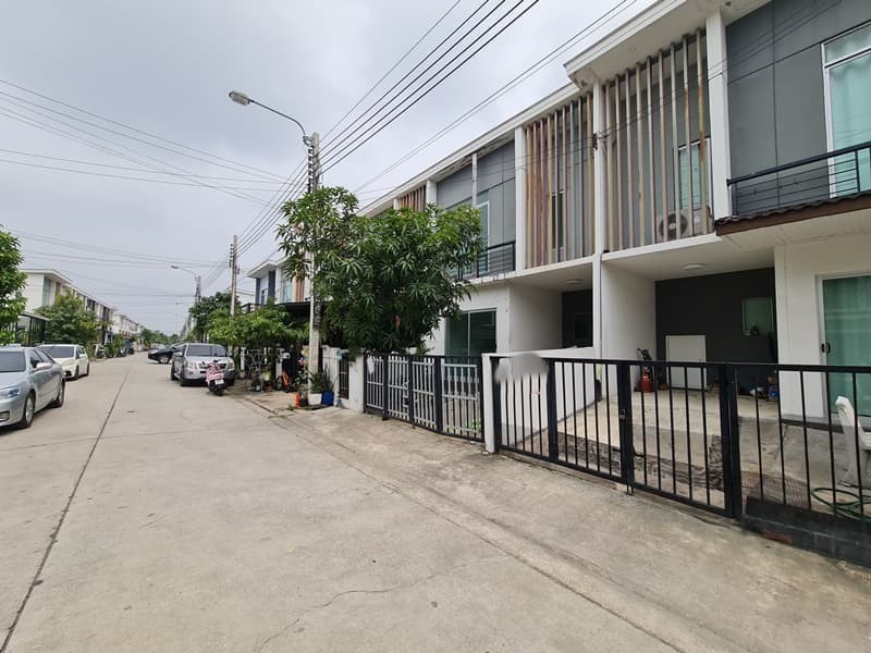 ประกาศฟรี! ซื้อ-ขาย-เช่า คอนโด บ้าน ทาวน์โฮม ที่ดิน และพื้นที่เชิงพาณิชย์ทั่วประเทศไทย ทุกทำเล ทุกงบประมาณ ไม่มีค่าใช้จ่าย ลงง่าย ขายไว เข้าถึงผู้ซื้อโดยตรง 3 256860pic2.jpg