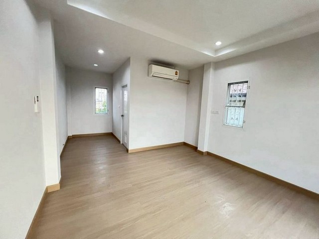 ประกาศฟรี! ซื้อ-ขาย-เช่า คอนโด บ้าน ทาวน์โฮม ที่ดิน และพื้นที่เชิงพาณิชย์ทั่วประเทศไทย ทุกทำเล ทุกงบประมาณ ไม่มีค่าใช้จ่าย ลงง่าย ขายไว เข้าถึงผู้ซื้อโดยตรง 5 256998pic4.jpg