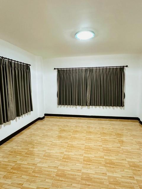 ประกาศฟรี! ซื้อ-ขาย-เช่า คอนโด บ้าน ทาวน์โฮม ที่ดิน และพื้นที่เชิงพาณิชย์ทั่วประเทศไทย ทุกทำเล ทุกงบประมาณ ไม่มีค่าใช้จ่าย ลงง่าย ขายไว เข้าถึงผู้ซื้อโดยตรง 4 517488pic3.jpg