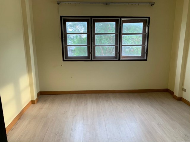 ประกาศฟรี! ซื้อ-ขาย-เช่า คอนโด บ้าน ทาวน์โฮม ที่ดิน และพื้นที่เชิงพาณิชย์ทั่วประเทศไทย ทุกทำเล ทุกงบประมาณ ไม่มีค่าใช้จ่าย ลงง่าย ขายไว เข้าถึงผู้ซื้อโดยตรง 4 517973pic3.jpg