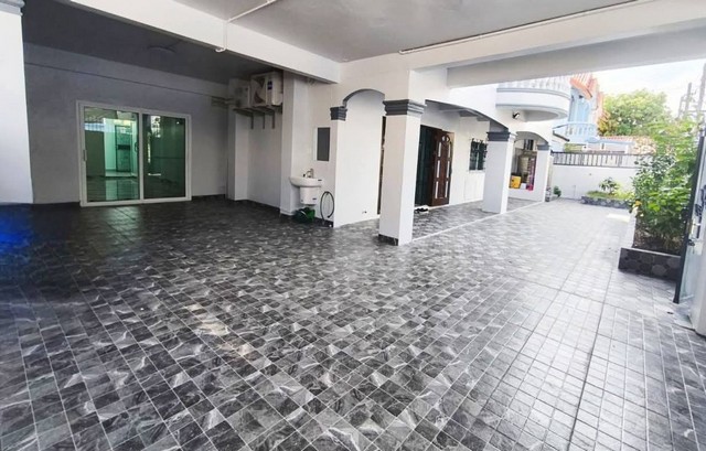 ประกาศฟรี! ซื้อ-ขาย-เช่า คอนโด บ้าน ทาวน์โฮม ที่ดิน และพื้นที่เชิงพาณิชย์ทั่วประเทศไทย ทุกทำเล ทุกงบประมาณ ไม่มีค่าใช้จ่าย ลงง่าย ขายไว เข้าถึงผู้ซื้อโดยตรง 3 518060pic2.jpg