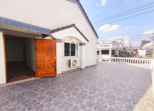 ประกาศฟรี! ซื้อ-ขาย-เช่า คอนโด บ้าน ทาวน์โฮม ที่ดิน และพื้นที่เชิงพาณิชย์ทั่วประเทศไทย ทุกทำเล ทุกงบประมาณ ไม่มีค่าใช้จ่าย ลงง่าย ขายไว เข้าถึงผู้ซื้อโดยตรง 5 518060pic4.jpg