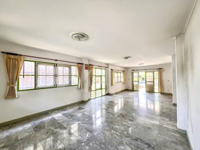 ประกาศฟรี! ซื้อ-ขาย-เช่า คอนโด บ้าน ทาวน์โฮม ที่ดิน และพื้นที่เชิงพาณิชย์ทั่วประเทศไทย ทุกทำเล ทุกงบประมาณ ไม่มีค่าใช้จ่าย ลงง่าย ขายไว เข้าถึงผู้ซื้อโดยตรง 5 257202pic4.jpg