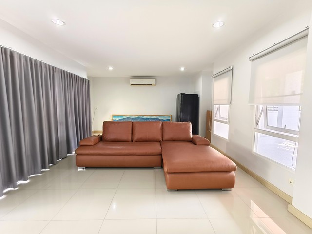 ประกาศฟรี! ซื้อ-ขาย-เช่า คอนโด บ้าน ทาวน์โฮม ที่ดิน และพื้นที่เชิงพาณิชย์ทั่วประเทศไทย ทุกทำเล ทุกงบประมาณ ไม่มีค่าใช้จ่าย ลงง่าย ขายไว เข้าถึงผู้ซื้อโดยตรง 5 317034pic4.jpg