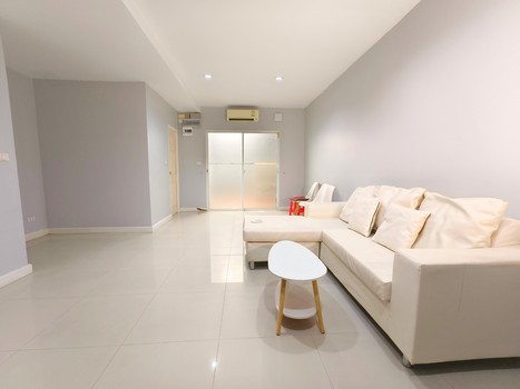 ประกาศฟรี! ซื้อ-ขาย-เช่า คอนโด บ้าน ทาวน์โฮม ที่ดิน และพื้นที่เชิงพาณิชย์ทั่วประเทศไทย ทุกทำเล ทุกงบประมาณ ไม่มีค่าใช้จ่าย ลงง่าย ขายไว เข้าถึงผู้ซื้อโดยตรง 4 315349pic3.jpg