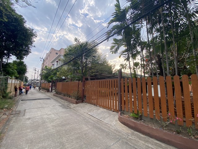 ประกาศฟรี! ซื้อ-ขาย-เช่า คอนโด บ้าน ทาวน์โฮม ที่ดิน และพื้นที่เชิงพาณิชย์ทั่วประเทศไทย ทุกทำเล ทุกงบประมาณ ไม่มีค่าใช้จ่าย ลงง่าย ขายไว เข้าถึงผู้ซื้อโดยตรง 4 317112pic3.jpg