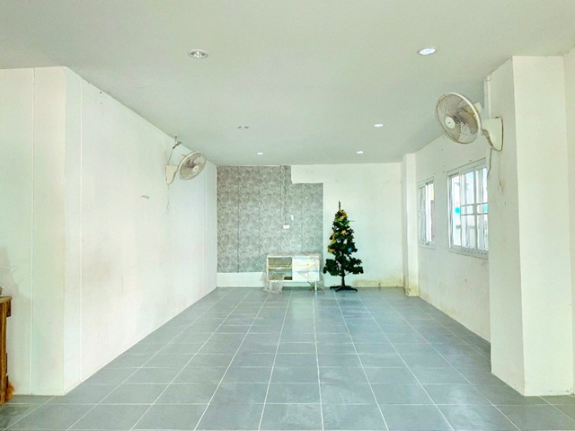 ประกาศฟรี! ซื้อ-ขาย-เช่า คอนโด บ้าน ทาวน์โฮม ที่ดิน และพื้นที่เชิงพาณิชย์ทั่วประเทศไทย ทุกทำเล ทุกงบประมาณ ไม่มีค่าใช้จ่าย ลงง่าย ขายไว เข้าถึงผู้ซื้อโดยตรง 5 317050pic4.jpg