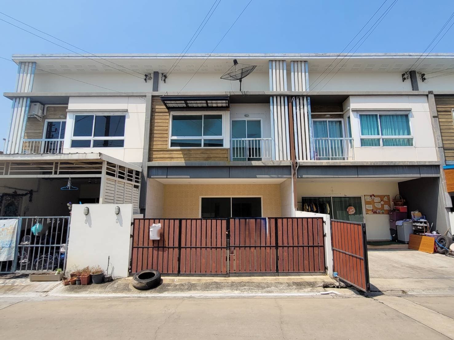 ประกาศฟรี! ซื้อ-ขาย-เช่า คอนโด บ้าน ทาวน์โฮม ที่ดิน และพื้นที่เชิงพาณิชย์ทั่วประเทศไทย ทุกทำเล ทุกงบประมาณ ไม่มีค่าใช้จ่าย ลงง่าย ขายไว เข้าถึงผู้ซื้อโดยตรง 2 257215pic1.jpg