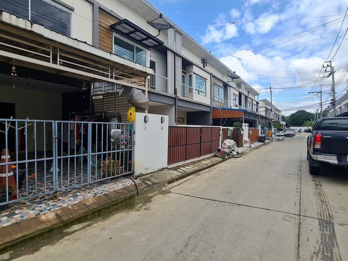 ประกาศฟรี! ซื้อ-ขาย-เช่า คอนโด บ้าน ทาวน์โฮม ที่ดิน และพื้นที่เชิงพาณิชย์ทั่วประเทศไทย ทุกทำเล ทุกงบประมาณ ไม่มีค่าใช้จ่าย ลงง่าย ขายไว เข้าถึงผู้ซื้อโดยตรง 3 257215pic2.jpg