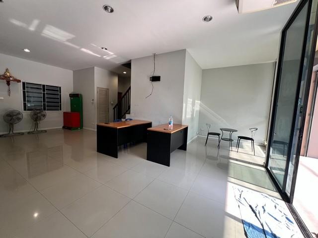 ประกาศฟรี! ซื้อ-ขาย-เช่า คอนโด บ้าน ทาวน์โฮม ที่ดิน และพื้นที่เชิงพาณิชย์ทั่วประเทศไทย ทุกทำเล ทุกงบประมาณ ไม่มีค่าใช้จ่าย ลงง่าย ขายไว เข้าถึงผู้ซื้อโดยตรง 5 273732pic4.jpg