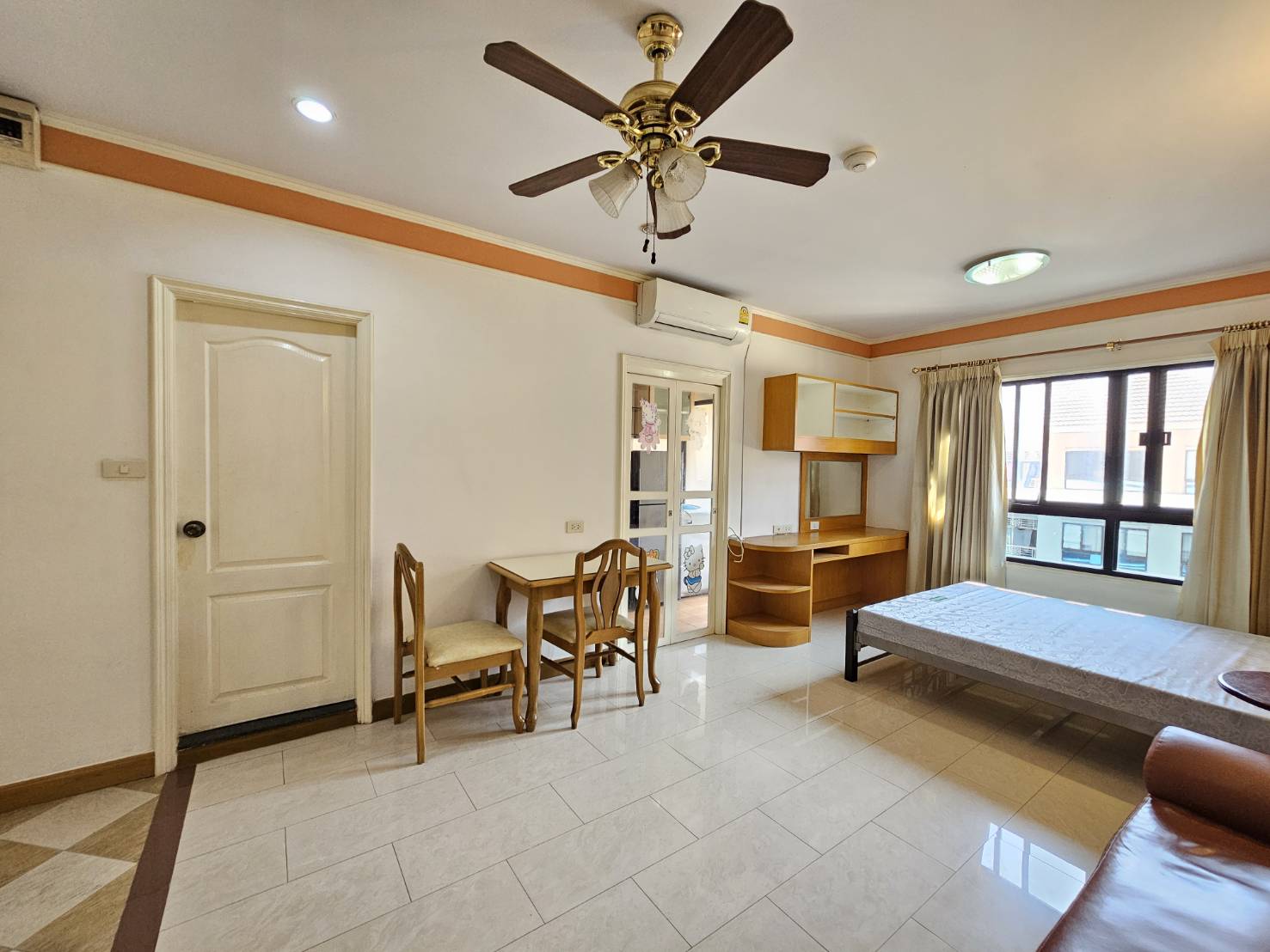 ประกาศฟรี! ซื้อ-ขาย-เช่า คอนโด บ้าน ทาวน์โฮม ที่ดิน และพื้นที่เชิงพาณิชย์ทั่วประเทศไทย ทุกทำเล ทุกงบประมาณ ไม่มีค่าใช้จ่าย ลงง่าย ขายไว เข้าถึงผู้ซื้อโดยตรง 2 294196pic1.jpg