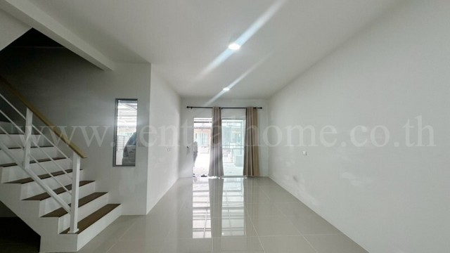 ประกาศฟรี! ซื้อ-ขาย-เช่า คอนโด บ้าน ทาวน์โฮม ที่ดิน และพื้นที่เชิงพาณิชย์ทั่วประเทศไทย ทุกทำเล ทุกงบประมาณ ไม่มีค่าใช้จ่าย ลงง่าย ขายไว เข้าถึงผู้ซื้อโดยตรง 5 257969pic4.jpg