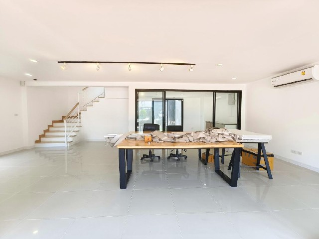 ประกาศฟรี! ซื้อ-ขาย-เช่า คอนโด บ้าน ทาวน์โฮม ที่ดิน และพื้นที่เชิงพาณิชย์ทั่วประเทศไทย ทุกทำเล ทุกงบประมาณ ไม่มีค่าใช้จ่าย ลงง่าย ขายไว เข้าถึงผู้ซื้อโดยตรง 3 316898pic2.jpg