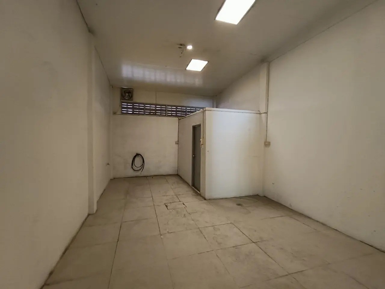 ประกาศฟรี! ซื้อ-ขาย-เช่า คอนโด บ้าน ทาวน์โฮม ที่ดิน และพื้นที่เชิงพาณิชย์ทั่วประเทศไทย ทุกทำเล ทุกงบประมาณ ไม่มีค่าใช้จ่าย ลงง่าย ขายไว เข้าถึงผู้ซื้อโดยตรง 4 256648pic3.jpg