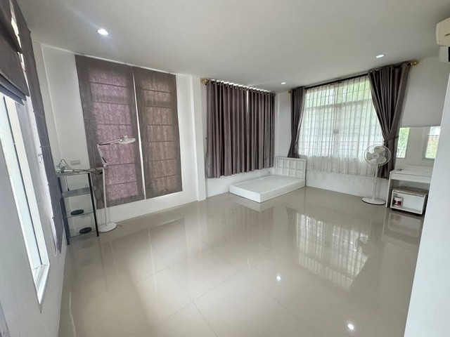 ประกาศฟรี! ซื้อ-ขาย-เช่า คอนโด บ้าน ทาวน์โฮม ที่ดิน และพื้นที่เชิงพาณิชย์ทั่วประเทศไทย ทุกทำเล ทุกงบประมาณ ไม่มีค่าใช้จ่าย ลงง่าย ขายไว เข้าถึงผู้ซื้อโดยตรง 5 300629pic4.jpg