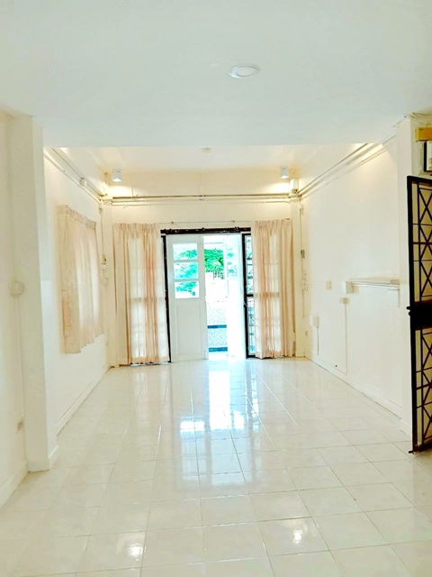 ประกาศฟรี! ซื้อ-ขาย-เช่า คอนโด บ้าน ทาวน์โฮม ที่ดิน และพื้นที่เชิงพาณิชย์ทั่วประเทศไทย ทุกทำเล ทุกงบประมาณ ไม่มีค่าใช้จ่าย ลงง่าย ขายไว เข้าถึงผู้ซื้อโดยตรง 3 317187pic2.jpg