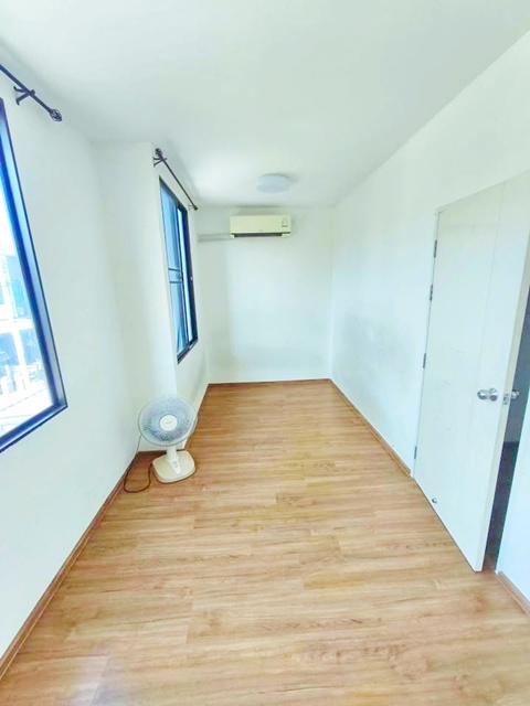 ประกาศฟรี! ซื้อ-ขาย-เช่า คอนโด บ้าน ทาวน์โฮม ที่ดิน และพื้นที่เชิงพาณิชย์ทั่วประเทศไทย ทุกทำเล ทุกงบประมาณ ไม่มีค่าใช้จ่าย ลงง่าย ขายไว เข้าถึงผู้ซื้อโดยตรง 5 317186pic4.jpg