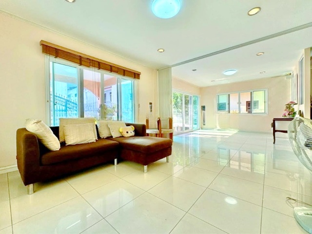 ประกาศฟรี! ซื้อ-ขาย-เช่า คอนโด บ้าน ทาวน์โฮม ที่ดิน และพื้นที่เชิงพาณิชย์ทั่วประเทศไทย ทุกทำเล ทุกงบประมาณ ไม่มีค่าใช้จ่าย ลงง่าย ขายไว เข้าถึงผู้ซื้อโดยตรง 5 317179pic4.jpg