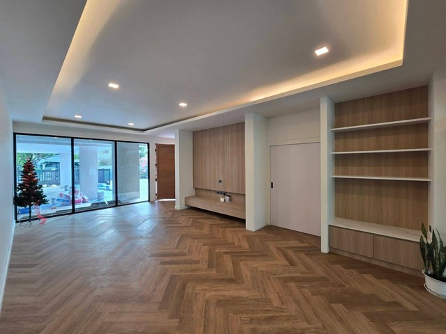 ประกาศฟรี! ซื้อ-ขาย-เช่า คอนโด บ้าน ทาวน์โฮม ที่ดิน และพื้นที่เชิงพาณิชย์ทั่วประเทศไทย ทุกทำเล ทุกงบประมาณ ไม่มีค่าใช้จ่าย ลงง่าย ขายไว เข้าถึงผู้ซื้อโดยตรง 5 518519pic4.jpg