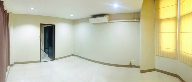 ประกาศฟรี! ซื้อ-ขาย-เช่า คอนโด บ้าน ทาวน์โฮม ที่ดิน และพื้นที่เชิงพาณิชย์ทั่วประเทศไทย ทุกทำเล ทุกงบประมาณ ไม่มีค่าใช้จ่าย ลงง่าย ขายไว เข้าถึงผู้ซื้อโดยตรง 5 258079pic4.jpg