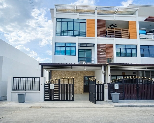 ประกาศฟรี! ซื้อ-ขาย-เช่า คอนโด บ้าน ทาวน์โฮม ที่ดิน และพื้นที่เชิงพาณิชย์ทั่วประเทศไทย ทุกทำเล ทุกงบประมาณ ไม่มีค่าใช้จ่าย ลงง่าย ขายไว เข้าถึงผู้ซื้อโดยตรง 2 258224pic1.jpg