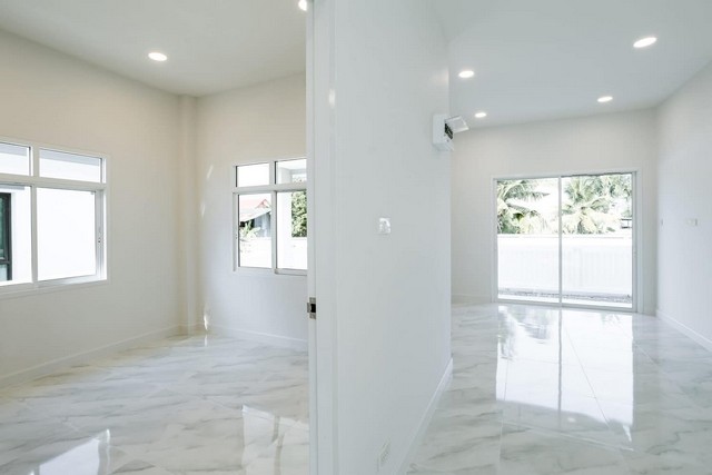 ประกาศฟรี! ซื้อ-ขาย-เช่า คอนโด บ้าน ทาวน์โฮม ที่ดิน และพื้นที่เชิงพาณิชย์ทั่วประเทศไทย ทุกทำเล ทุกงบประมาณ ไม่มีค่าใช้จ่าย ลงง่าย ขายไว เข้าถึงผู้ซื้อโดยตรง 5 258299pic4.jpg