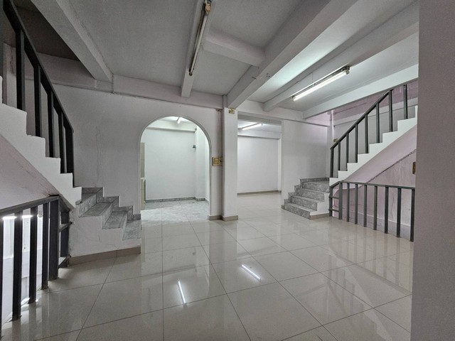 ประกาศฟรี! ซื้อ-ขาย-เช่า คอนโด บ้าน ทาวน์โฮม ที่ดิน และพื้นที่เชิงพาณิชย์ทั่วประเทศไทย ทุกทำเล ทุกงบประมาณ ไม่มีค่าใช้จ่าย ลงง่าย ขายไว เข้าถึงผู้ซื้อโดยตรง 3 258294pic2.jpg