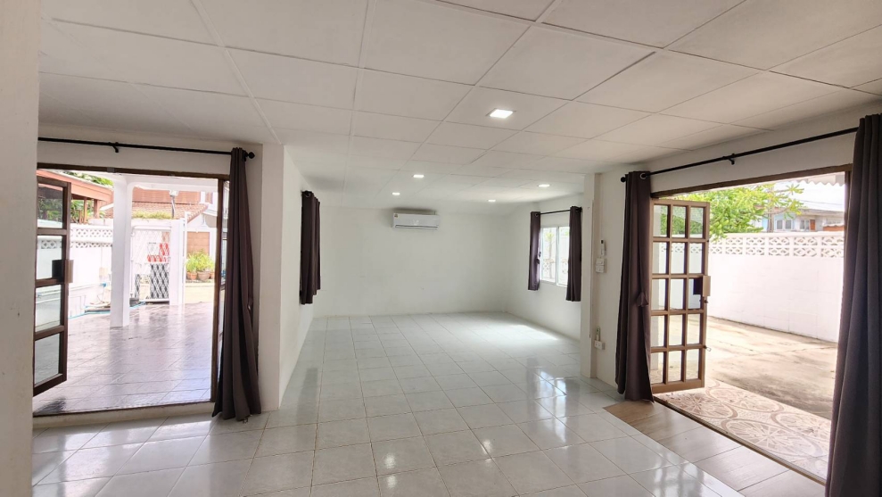 ประกาศฟรี! ซื้อ-ขาย-เช่า คอนโด บ้าน ทาวน์โฮม ที่ดิน และพื้นที่เชิงพาณิชย์ทั่วประเทศไทย ทุกทำเล ทุกงบประมาณ ไม่มีค่าใช้จ่าย ลงง่าย ขายไว เข้าถึงผู้ซื้อโดยตรง 4 515960pic3.jpg