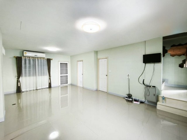 ประกาศฟรี! ซื้อ-ขาย-เช่า คอนโด บ้าน ทาวน์โฮม ที่ดิน และพื้นที่เชิงพาณิชย์ทั่วประเทศไทย ทุกทำเล ทุกงบประมาณ ไม่มีค่าใช้จ่าย ลงง่าย ขายไว เข้าถึงผู้ซื้อโดยตรง 5 258365pic4.jpg