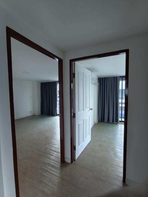 ประกาศฟรี! ซื้อ-ขาย-เช่า คอนโด บ้าน ทาวน์โฮม ที่ดิน และพื้นที่เชิงพาณิชย์ทั่วประเทศไทย ทุกทำเล ทุกงบประมาณ ไม่มีค่าใช้จ่าย ลงง่าย ขายไว เข้าถึงผู้ซื้อโดยตรง 4 518863pic3.jpg