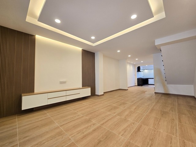 ประกาศฟรี! ซื้อ-ขาย-เช่า คอนโด บ้าน ทาวน์โฮม ที่ดิน และพื้นที่เชิงพาณิชย์ทั่วประเทศไทย ทุกทำเล ทุกงบประมาณ ไม่มีค่าใช้จ่าย ลงง่าย ขายไว เข้าถึงผู้ซื้อโดยตรง 5 518883pic4.jpg