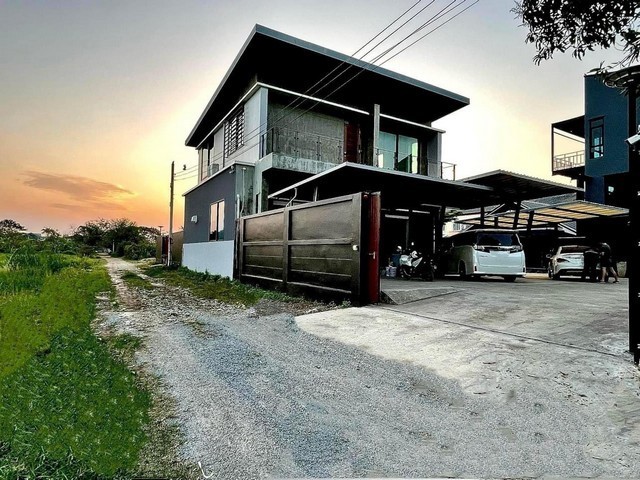 ประกาศฟรี! ซื้อ-ขาย-เช่า คอนโด บ้าน ทาวน์โฮม ที่ดิน และพื้นที่เชิงพาณิชย์ทั่วประเทศไทย ทุกทำเล ทุกงบประมาณ ไม่มีค่าใช้จ่าย ลงง่าย ขายไว เข้าถึงผู้ซื้อโดยตรง 4 519093pic3.jpg