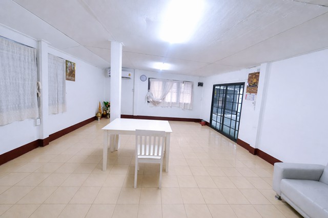 ประกาศฟรี! ซื้อ-ขาย-เช่า คอนโด บ้าน ทาวน์โฮม ที่ดิน และพื้นที่เชิงพาณิชย์ทั่วประเทศไทย ทุกทำเล ทุกงบประมาณ ไม่มีค่าใช้จ่าย ลงง่าย ขายไว เข้าถึงผู้ซื้อโดยตรง 4 317477pic3.jpg