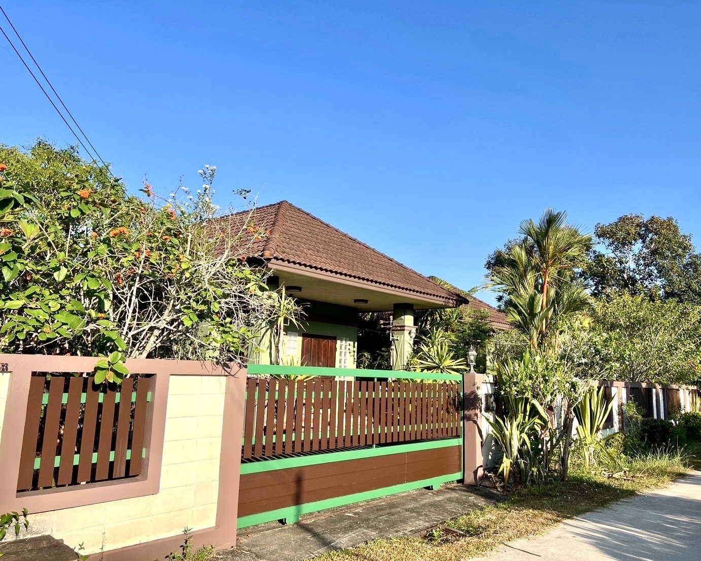 ประกาศฟรี! ซื้อ-ขาย-เช่า คอนโด บ้าน ทาวน์โฮม ที่ดิน และพื้นที่เชิงพาณิชย์ทั่วประเทศไทย ทุกทำเล ทุกงบประมาณ ไม่มีค่าใช้จ่าย ลงง่าย ขายไว เข้าถึงผู้ซื้อโดยตรง 2 317669pic1.jpg