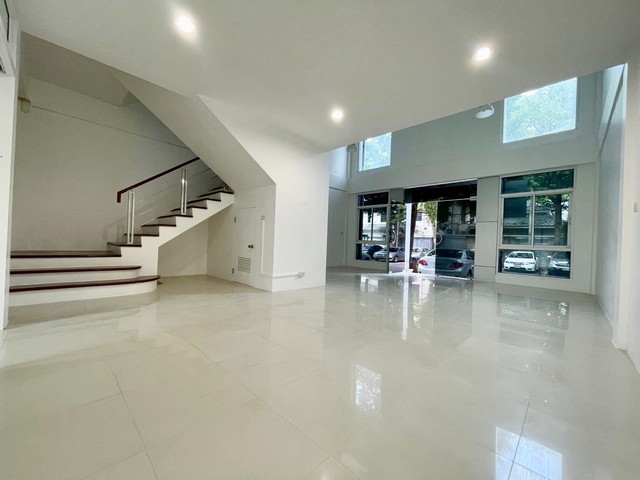 ประกาศฟรี! ซื้อ-ขาย-เช่า คอนโด บ้าน ทาวน์โฮม ที่ดิน และพื้นที่เชิงพาณิชย์ทั่วประเทศไทย ทุกทำเล ทุกงบประมาณ ไม่มีค่าใช้จ่าย ลงง่าย ขายไว เข้าถึงผู้ซื้อโดยตรง 4 317678pic3.jpg