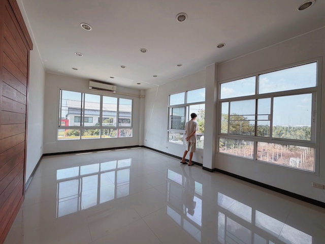 ประกาศฟรี! ซื้อ-ขาย-เช่า คอนโด บ้าน ทาวน์โฮม ที่ดิน และพื้นที่เชิงพาณิชย์ทั่วประเทศไทย ทุกทำเล ทุกงบประมาณ ไม่มีค่าใช้จ่าย ลงง่าย ขายไว เข้าถึงผู้ซื้อโดยตรง 5 294354pic4.jpg