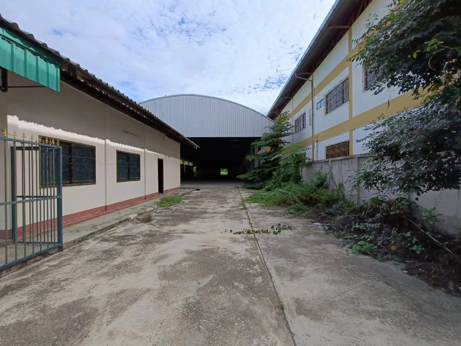 ประกาศฟรี! ซื้อ-ขาย-เช่า คอนโด บ้าน ทาวน์โฮม ที่ดิน และพื้นที่เชิงพาณิชย์ทั่วประเทศไทย ทุกทำเล ทุกงบประมาณ ไม่มีค่าใช้จ่าย ลงง่าย ขายไว เข้าถึงผู้ซื้อโดยตรง 5 257208pic4.jpg